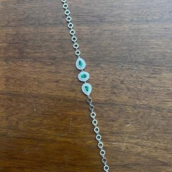 Vintage Silverplated Simulated Emerald/Rhinestone Necklace and Bracelet Set - Picture 5 of 10